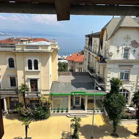 Bella Οπατία